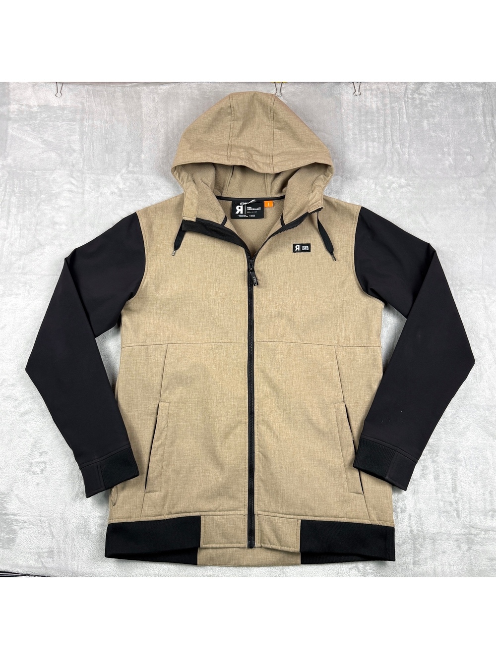 Ride Snowboards Men’s L Tan Black Hooded Softshell Jacket Fleece Lined Ski Tech